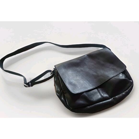 NWT Le Donne Full Flap Over Shoulder Leather Bag Black Leather Purse Classic - Picture 2 of 6